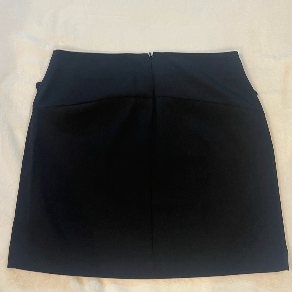 High-Waist Black Mini Skirt - Sleek Everyday Style